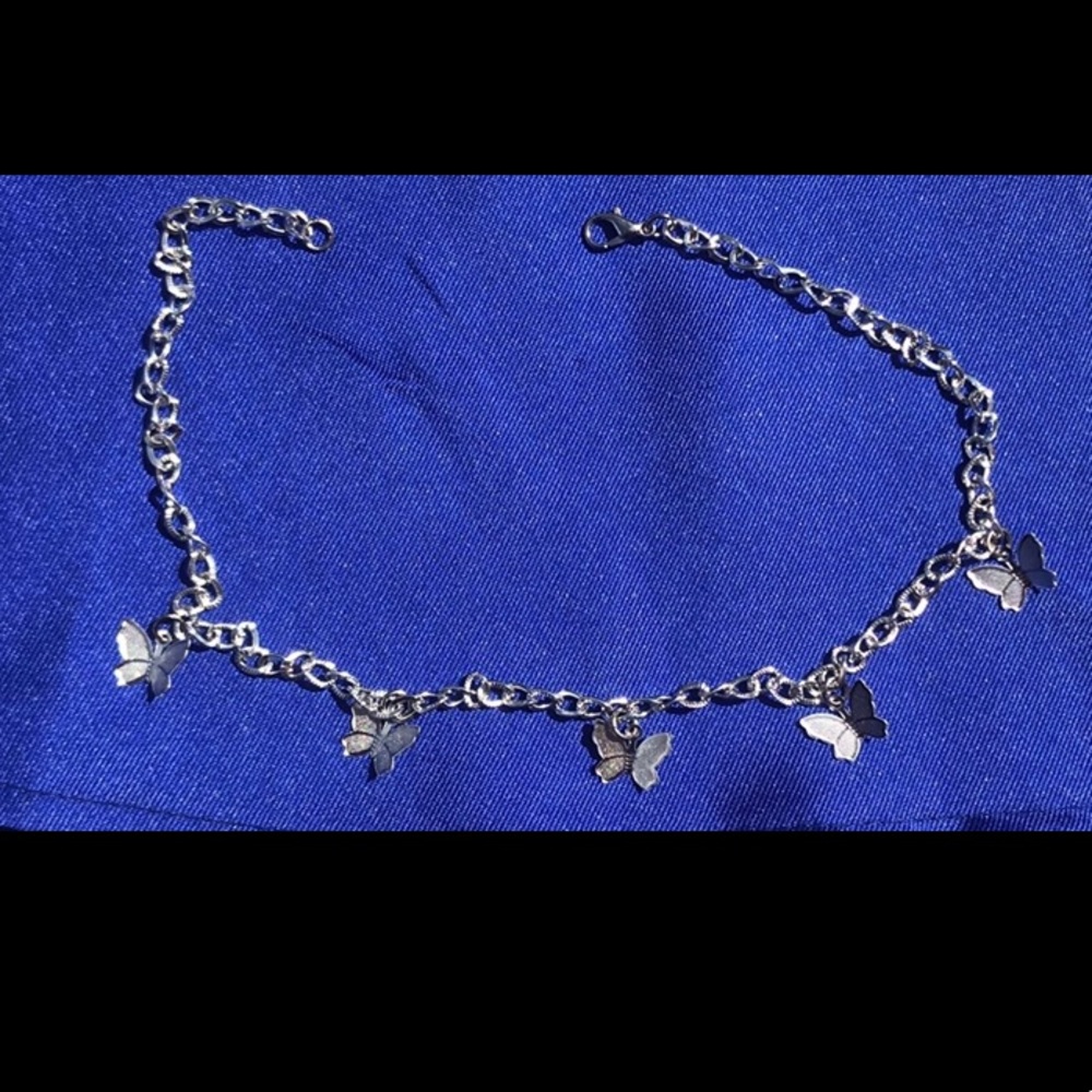 Silver thick chain butterfly necklace 🦋